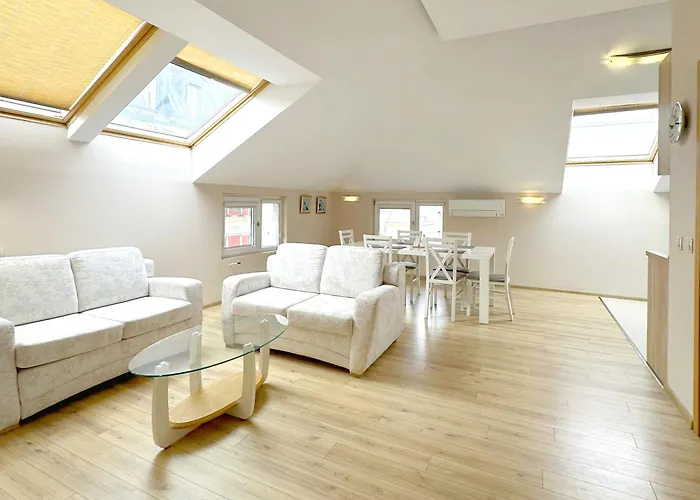 Appartement Old Views - Luxury 2bdr & Free Parking *