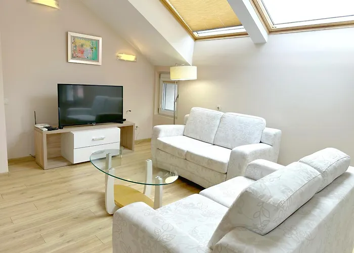 Old Views - Luxury 2bdr & Free Parking * Sofia