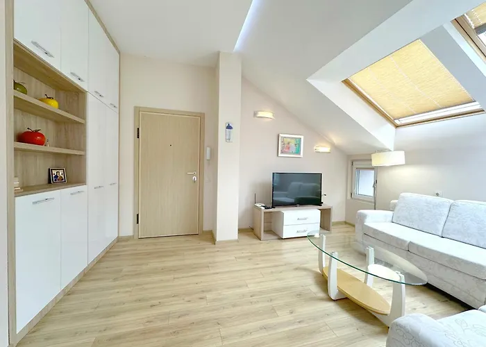 Old Views - Luxury 2bdr & Free Parking Appartement *