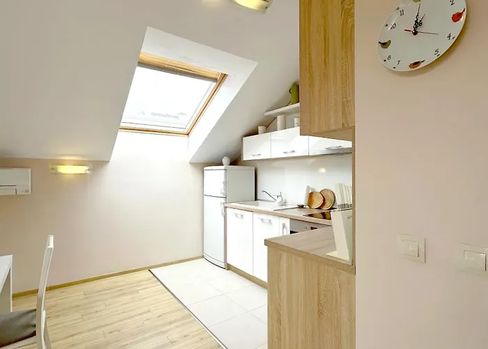 Old Views - Luxury 2bdr & Free Parking * Sofya