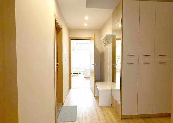 Old Views - Luxury 2bdr & Free Parking Διαμέρισμα