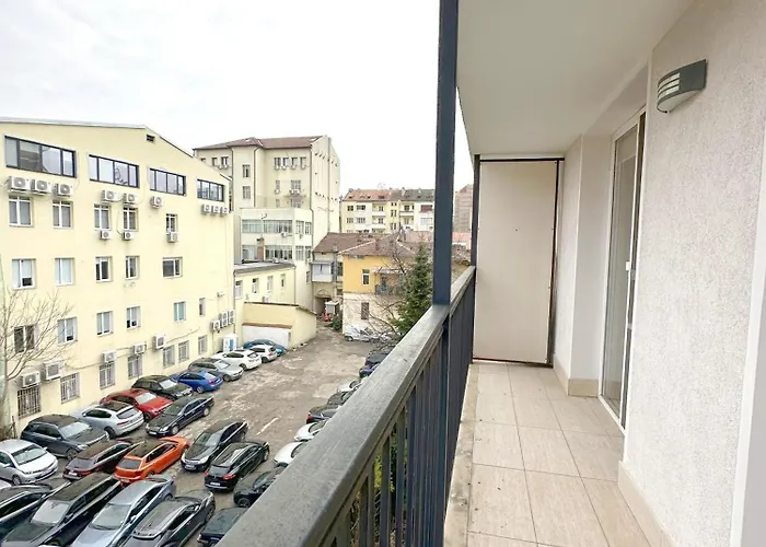 Old Views - Luxury 2bdr & Free Parking Διαμέρισμα