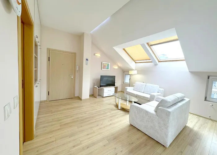 Old Views - Luxury 2bdr & Free Parking Sofya