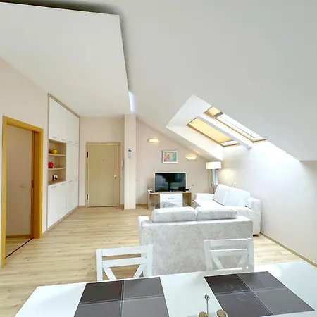 Top-floor Luxury Old Views & Free Parking Sofia