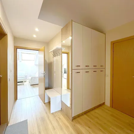 Apartment Top-floor Luxury Old Views & Free Parking