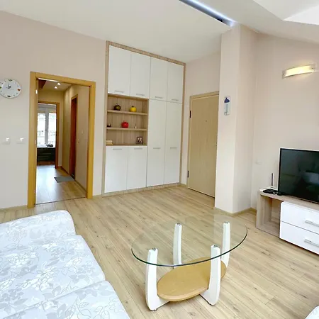 Top-floor Luxury Old Views & Free Parking *